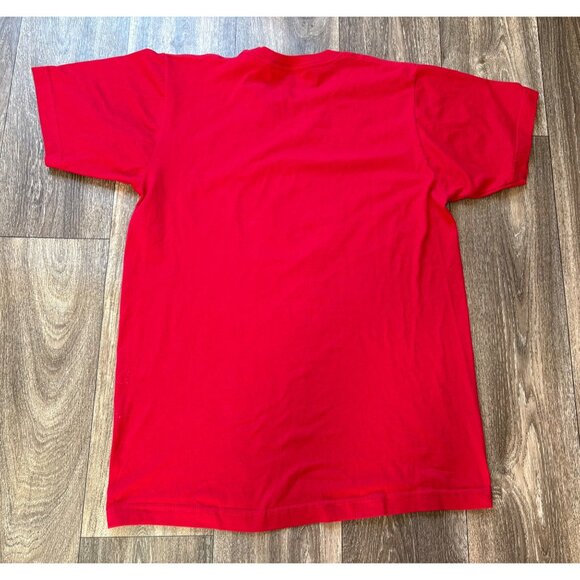 Buc-ees T-Shirt Adults Short Sleeve size Medium Red Graphic Squirrel Print Logo - Picture 3 of 5